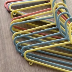 子ども用ハンガー16個セットの画像