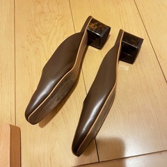 BEVERLY ☆レザースクエアトゥ　スライダーサンダル☆37の画像