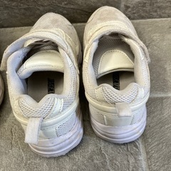 しまむら　白のスニーカー　17センチの画像