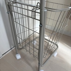 ワイヤーラック　3段　カゴ取り外し可能
の画像