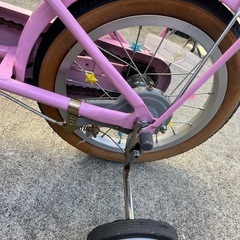 a.n.design works キッズ自転車 補助輪付きの画像