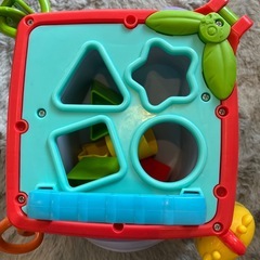フィッシャープライス　キューブ型おもちゃの画像