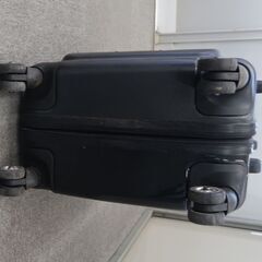 【引き取り限定】埼玉県所沢市　スーツケース　軽量　Mサイズ　鍵2個付き　静音　キャリーケース　TSA　TSAロック　黒　約　53㎝×37㎝×23㎝　【中古】の画像