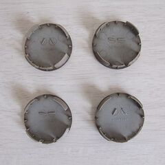 ダイハツ　14インチ アルミホイール用センターキャップ 4個　(52㎜)の画像