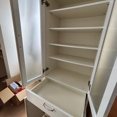 食器棚の画像