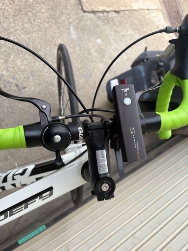 GIANT ロードバイク　DEFY スタンド付き