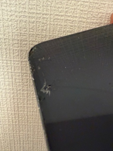 iphone 14 pro 256GB 画面割れ、各所ヒビあり