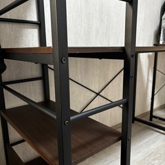 デスク（棚付き）の画像