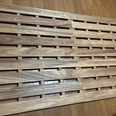 【美品】【０円】セミダブルベッドマットとベッド用すのこの画像