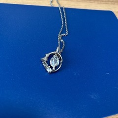 水晶ペンダントの画像