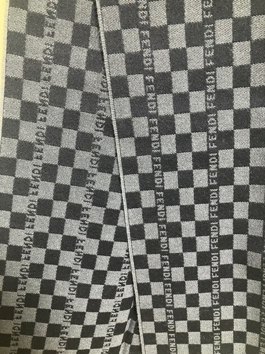 FENDI フェンディ　チェック柄マフラー FENDI（フェンディ） 美品 イタリア製 ヴィンテージ ズッカ柄 ウール