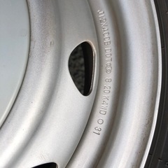 スタッドレスタイヤの画像