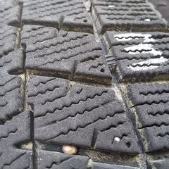 スタッドレス 185/60R15【2018年製・中古4本・5.0～5.5mm溝】ブリヂストンの画像