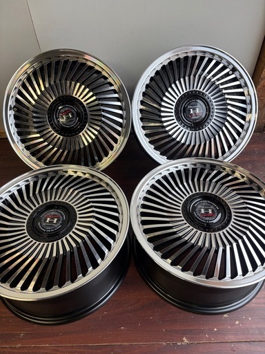 新品❗️ニューイングアルピール17インチアルミホイール