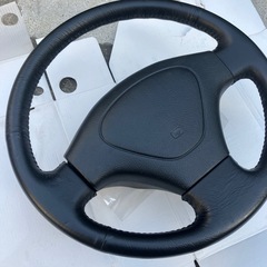 自動車のハンドルの画像