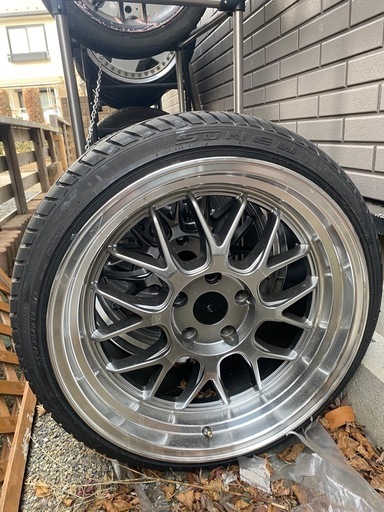 18インチ9.5J  ホイール