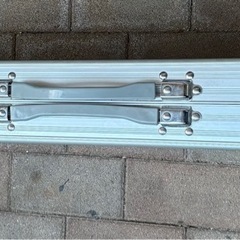 キャンプ用品　　　折りたたみテーブルチェアの画像