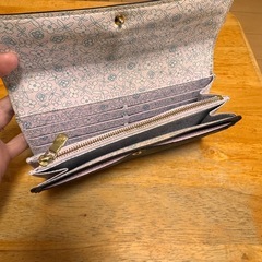 ルイヴィトン モノグラムフルリ ポルトフォイユ サラ の画像