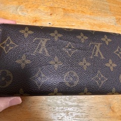 ルイヴィトン モノグラムフルリ ポルトフォイユ サラ の画像