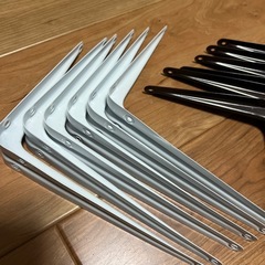 美品✨　Ｌ字棚受け用金具　12本セットブラウン・ホワイトの画像