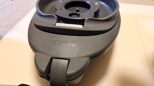 combiチャイルドシート