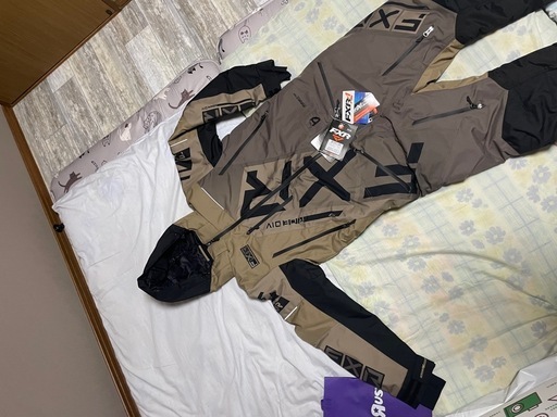 スノーモービル　ウェア　FXR