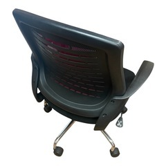 ニトリ オフィスチェア 赤黒の画像