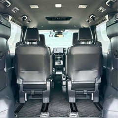 令和5年式ヴォクシーの画像