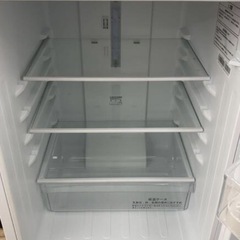 冷蔵庫【配達無料お届け設置出来ます💫都内近郊🚚】✨Hisense製💫150ℓ容量❄️✨除菌クリーニング済の極美品✨他にも冷蔵庫.洗濯機.電子レンジ.オーブン電子レンジ.炊飯器.テーブル&椅子.机&チェアー.ベット&マットレス.ドレッサーなど多種多様な美品が有ります✨お気軽にお問い合わせ下さい💫の画像
