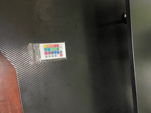 ゲーミングデスク終了です。