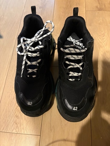 balenciaga
バレンシアガスニーカー