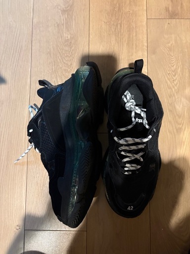 balenciaga
バレンシアガスニーカー