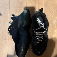 balenciaga
バレンシアガスニーカーの画像