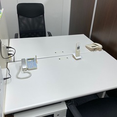 オフィス用デスク、チェア、袖机の画像