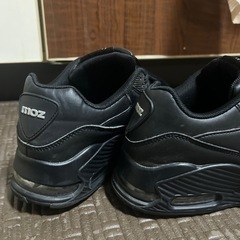 オールブラックスニーカー 靴 黒色　22.5の画像