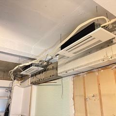 三菱電機 マルチ形ルームエアコンセット 1方向天井カセット形 2018年製 室外ユニットMLZ-GX5617AS 1台 室内ユニットMLZ-GX2817AS-IN 2台 リモコン2個の画像