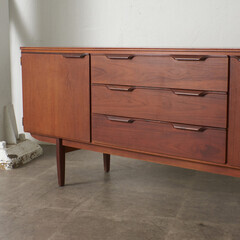 【発送の場合は即購入不可】 Austinsuite サイドボード チーク 英国 ミッドセンチュリー ヴィンテージ リビングボード AVボード 北欧 スタイル ビンテージ 89072の画像