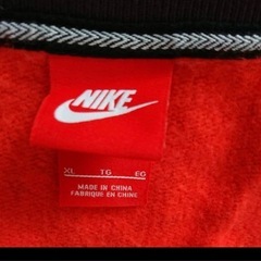 2点セット
adidasハイカットスニーカー　NIKE裏起毛トレーナーの画像