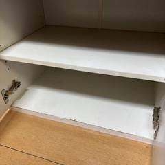 ホワイト＆シルバーのキッチン収納キャビネット⭐︎食器棚　岡山倉敷の画像