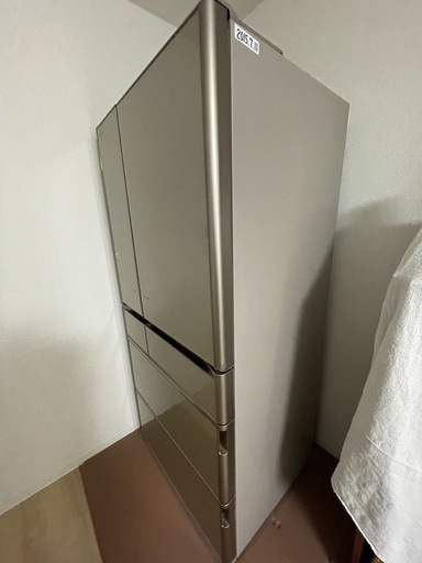 冷蔵庫　　 hitachi  670L 2015年製（ヤマダさん専用）