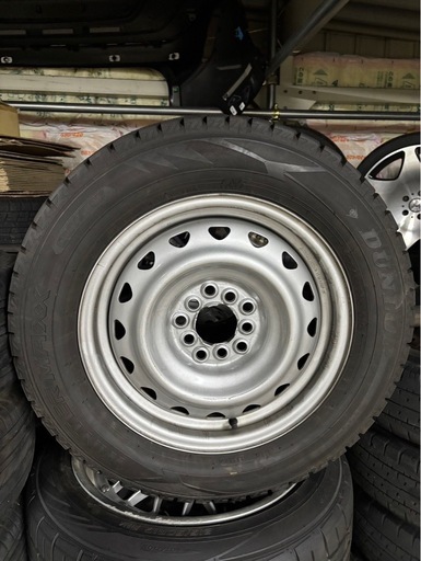 スタッドレス　冬用タイヤ　15インチ