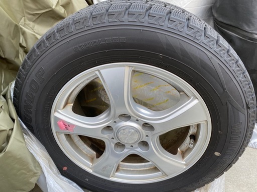 【2023年製・美品】DUNLOP スタッドレス195/65R15 ホイール付4本＋タイヤラック 引き取り
