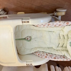 ベビーベッドの画像