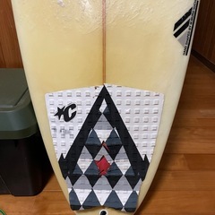 サーフボード 6.1フィート カバー付　リーシュコード 新品フィン付の画像