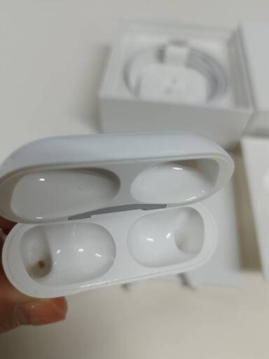 【良品】Apple AirPods Pro 第2世代/A2698,A2699,A2700/ワイヤレスイヤホン〈MQD83J/A〉