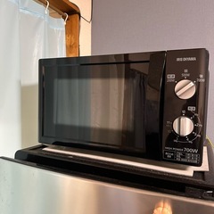 冷蔵庫と電子レンジの画像