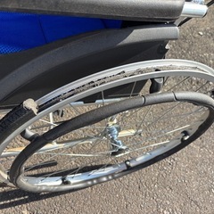 自走式車椅子　　（要タイヤ交換）の画像