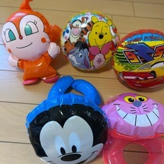 ビニールアームリングとドリンク浮き輪の画像