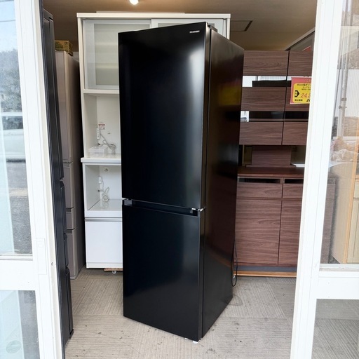 【超美品‼️】アイリスオーヤマ 2023年製 274Lノンフロン冷凍冷蔵庫 自動霜取り 大容量冷凍室 ブラック♪