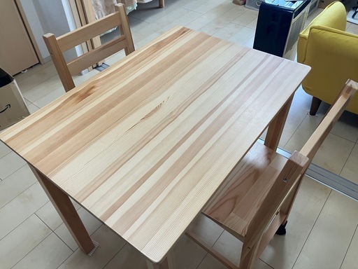 木製の机・イス2脚セット